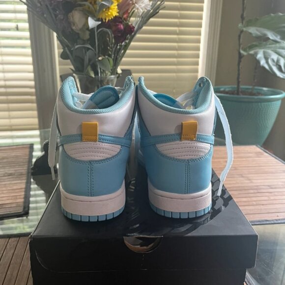 UNC Dunks mid main image 5